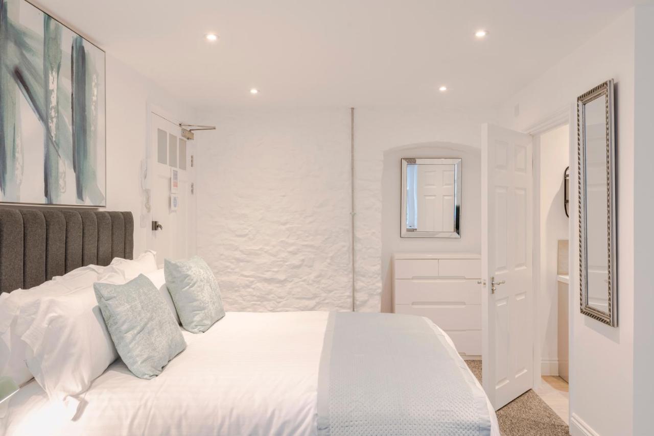 4 Berkeley Square I Your Apartment Бристоль Экстерьер фото