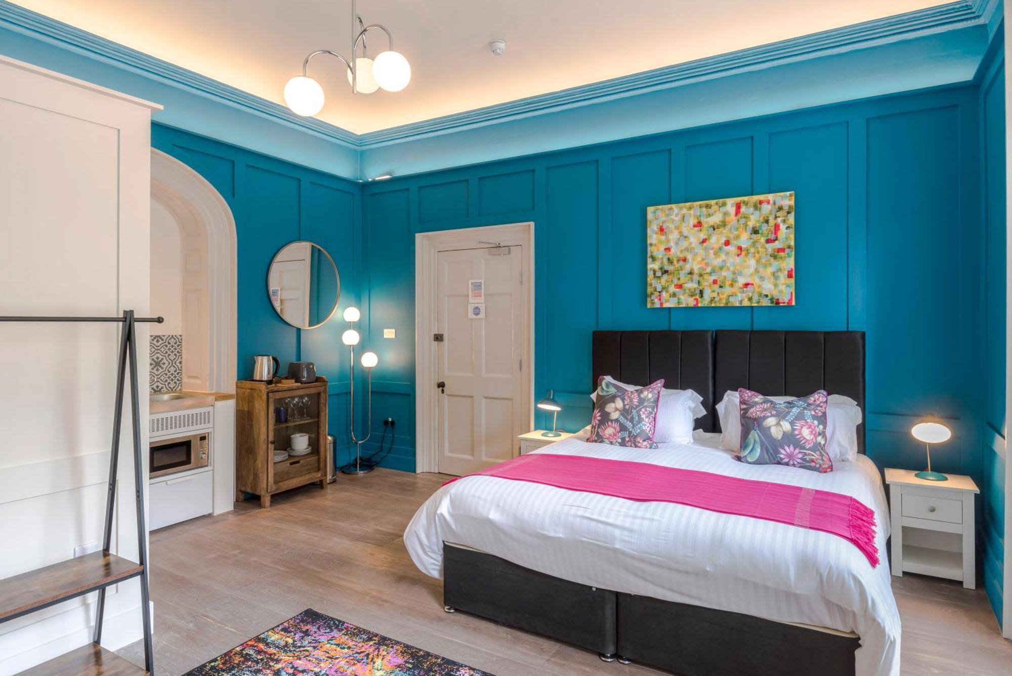 4 Berkeley Square I Your Apartment Бристоль Экстерьер фото